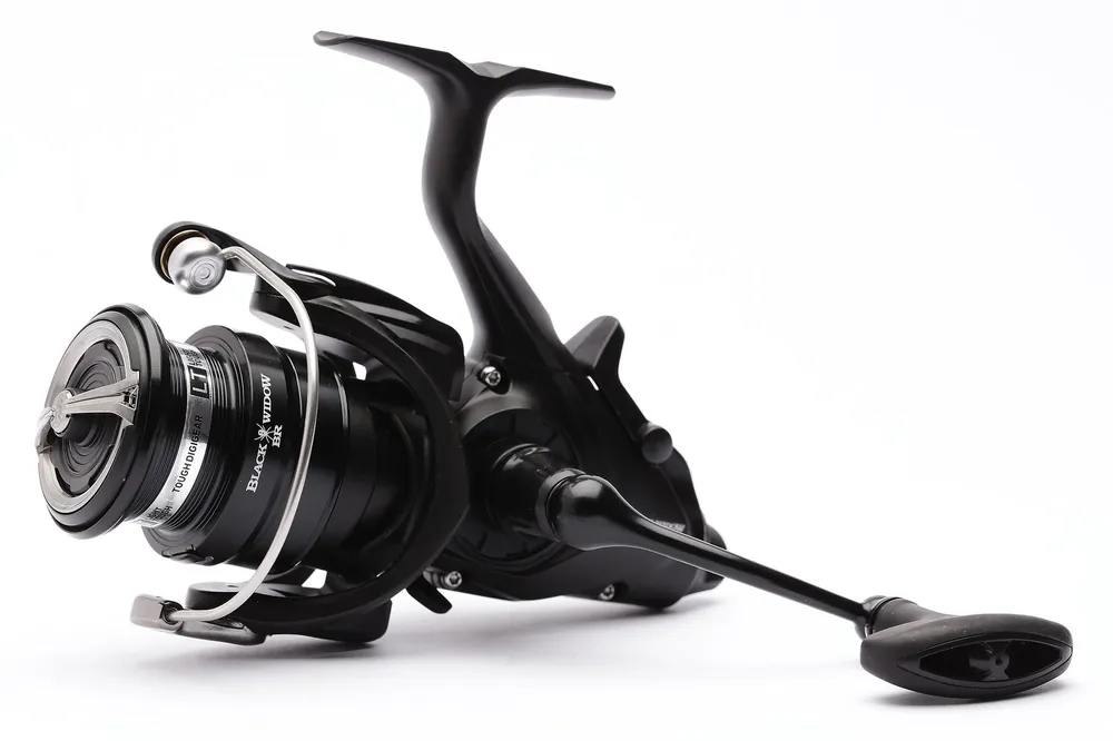 Oferta dnia - KOŁOWROTEK DAIWA BLACK WIDOW BR LT 2500
