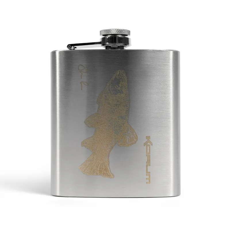PIERSIÓWKA Z MOTYWEM WĘDKARSKIM KORUM HIP FLASK TENCH | Właśnie dodano